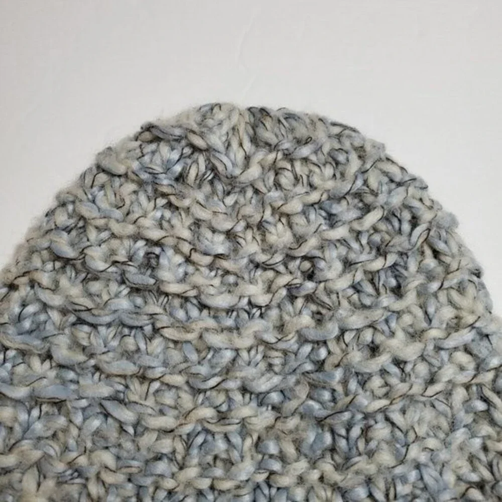 Calvin Klein Blue Cream Acrylic Wool Blend Beanie Hat Winter Snow Chunky Knit